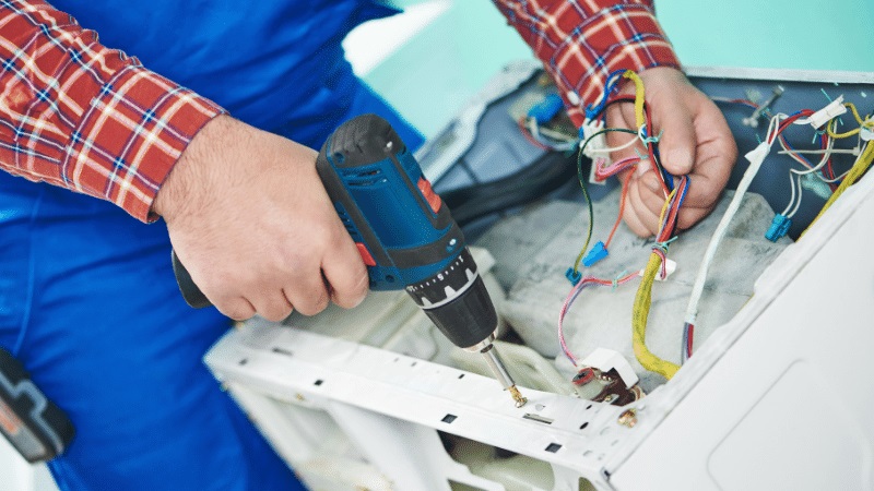 Çamlıdere Electrolux Electrolux çamaşır makinesi kart tamiri – Su almama arızası orijinal parça ile giderildi. - Teknik servis örneği